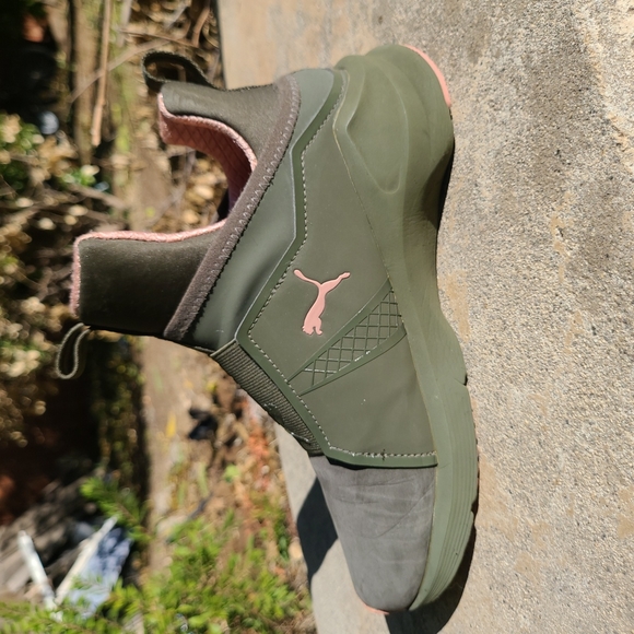 Puma Fierce in Olive/Pink 6.5 - Picture 6 of 10